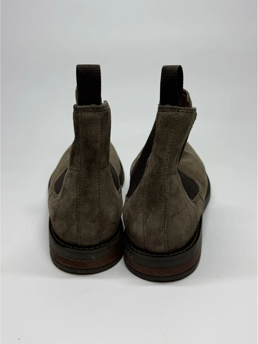 Clarks Boots Mens Size 9.5 Brown Suede Chelsea Ankle Pull On Casual Booties
